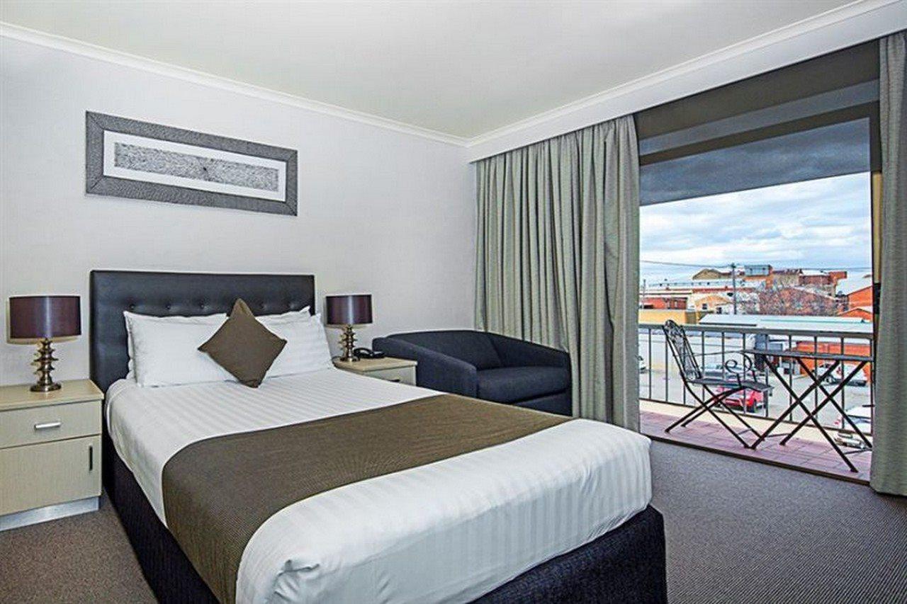 Mantra Pavilion Hotel Wagga Wagga Bagian luar foto