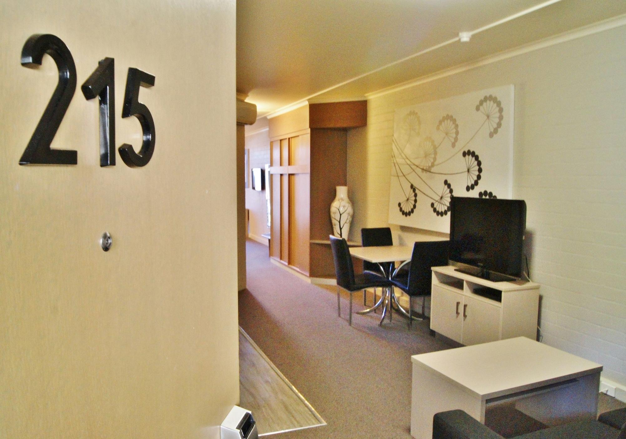 Mantra Pavilion Hotel Wagga Wagga Bagian luar foto