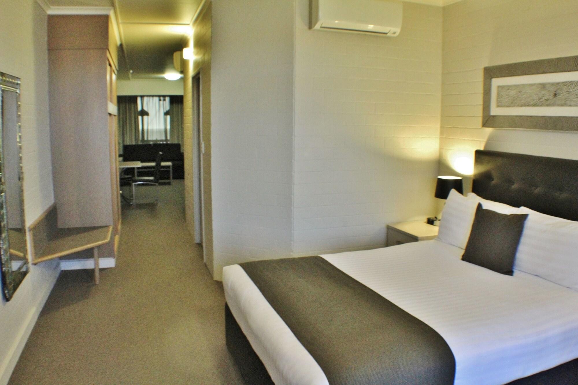 Mantra Pavilion Hotel Wagga Wagga Bagian luar foto